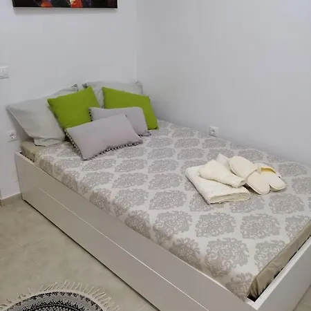 Maridel Underground Apartment